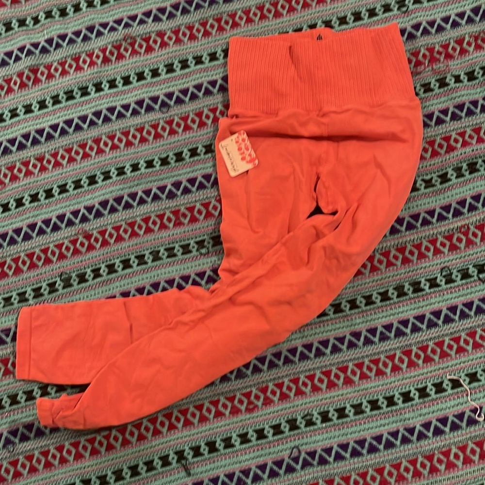 NWT 🌻 Free People Movement Good Karma Leggings in Xs/ S in Pomelo - Picture 5 of 7